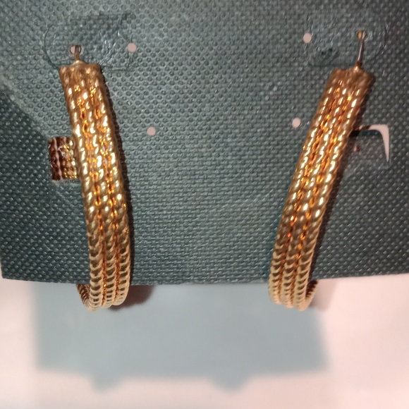 Traci Lynn Triple Play Gold Tone Hoop Earrings! - Picture 5 of 8